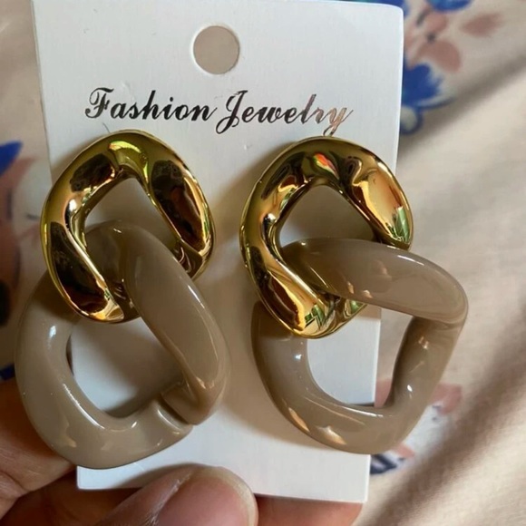 Chunky 2 Link Chain Earrings - Picture 9 of 12